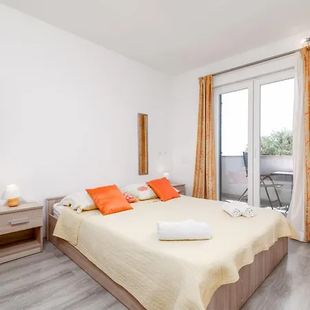 With Parking Space - 24651 Appartamento