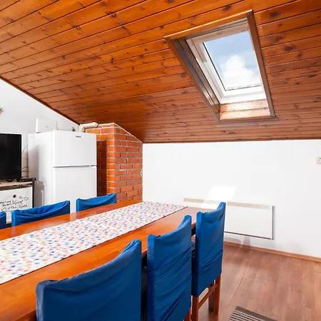 Appartamento With Parking Space - 24651 Rovigno