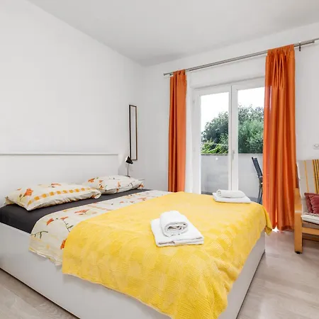 With Parking Space - 24651 Rovigno
