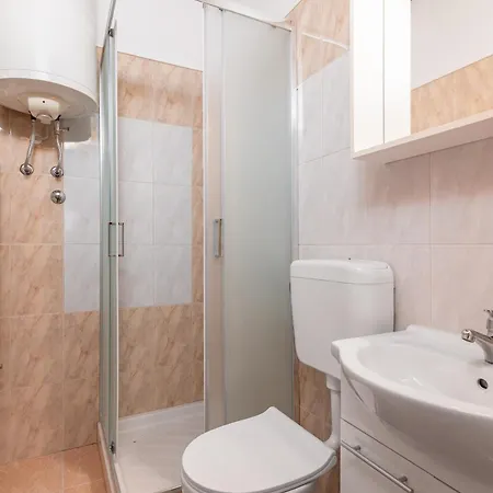 Apartman With Parking Space - 24651