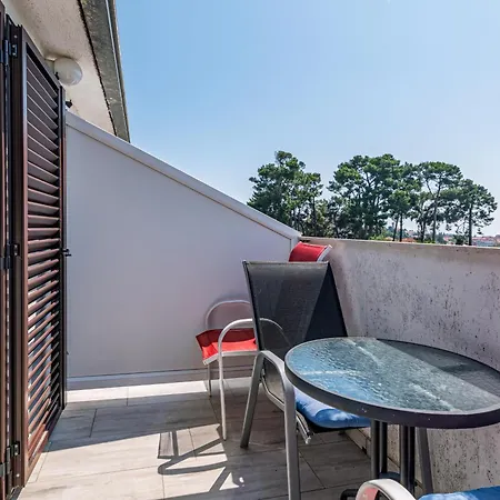 Appartamento With Parking Space - 24651 Rovigno