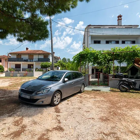 With Parking Space - 24651 Apartman Rovinj